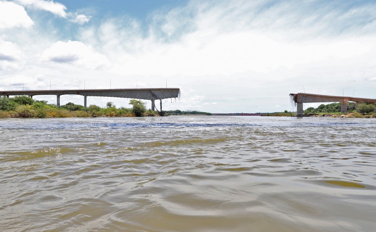 Balsas para travessia entre Tocantins e o Maranhão após queda de ponte são contratadas pelo DNIT por R$ 39,9 milhões