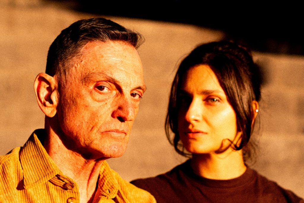 Paulo Miklos arquiteta álbum solo para 2026 e abre parceria com Papisa em single com duas músicas inéditas