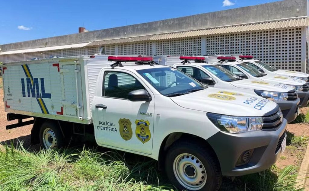 Motorista morre após sair da pista em curva da BR-153 e capotar