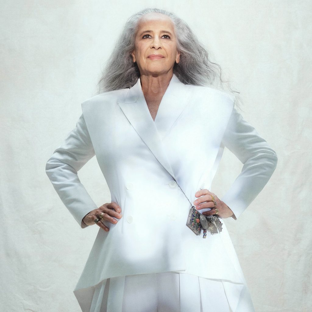 Maria Bethânia 80 anos – conheça 80 gravações que atestam a grande força da intérprete em seis décadas de disco