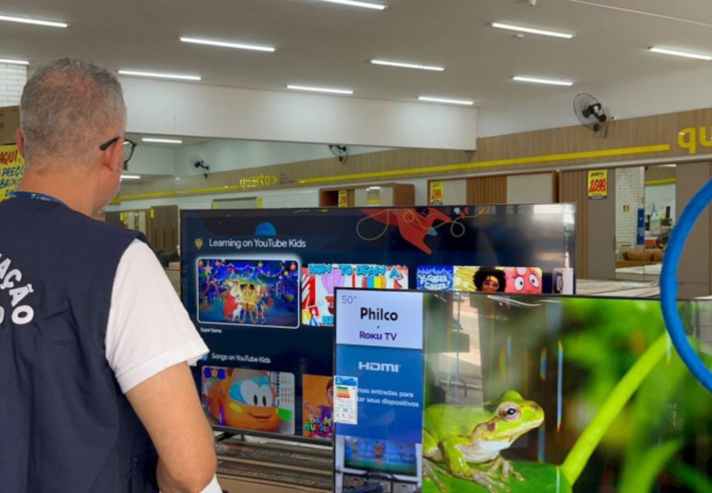 Dia dos Namorados: veja cuidados na hora de comprar roupas, cosméticos e eletrônicos