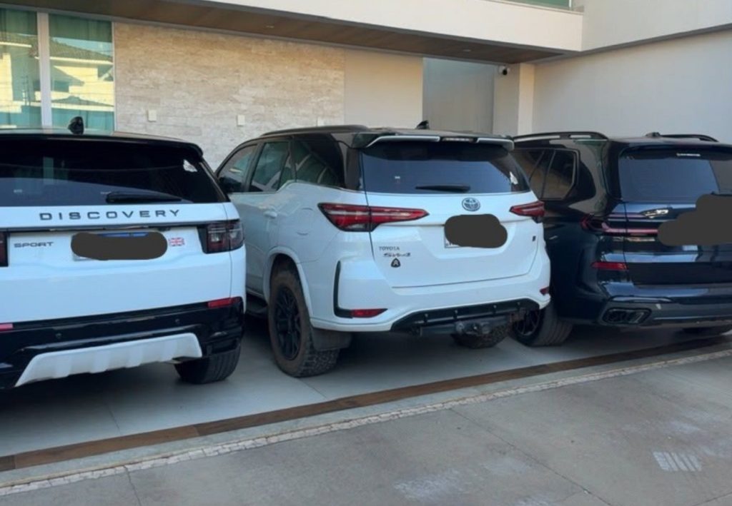 Carros de luxo e fazendas: confira os bens apreendidos em investigação sobre fraude em crédito rural