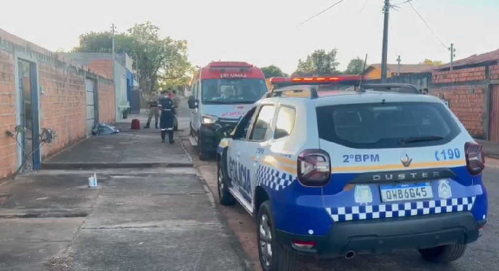 Homem é encontrado morto com marcas de faca em rua de Araguaína