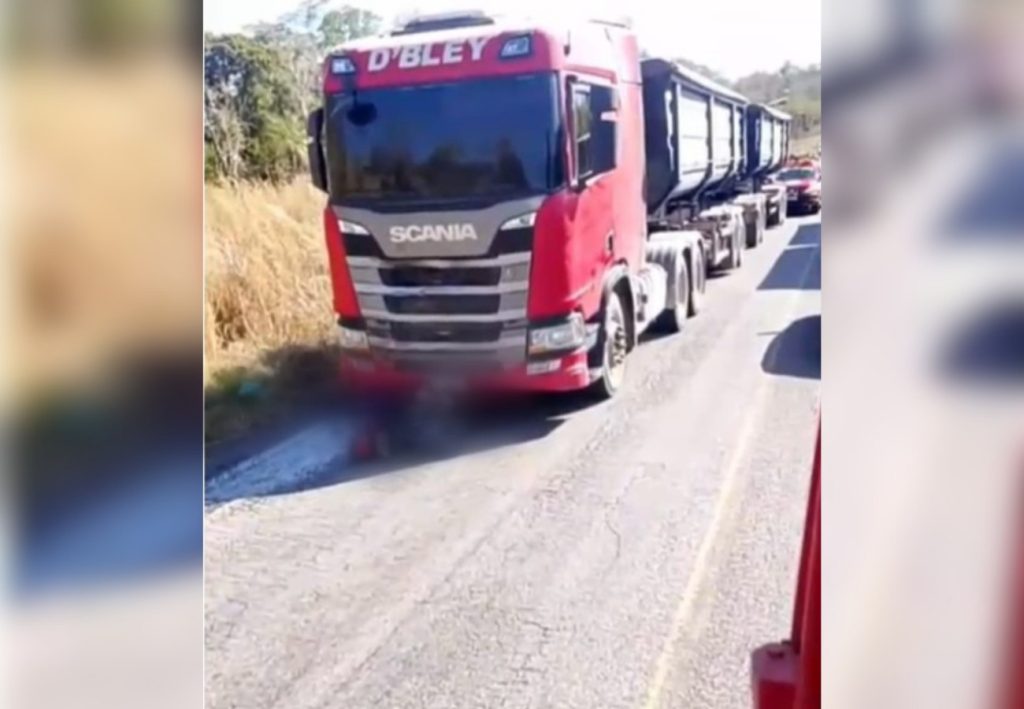 Motociclista de 48 anos morre após acidente com carreta no TO