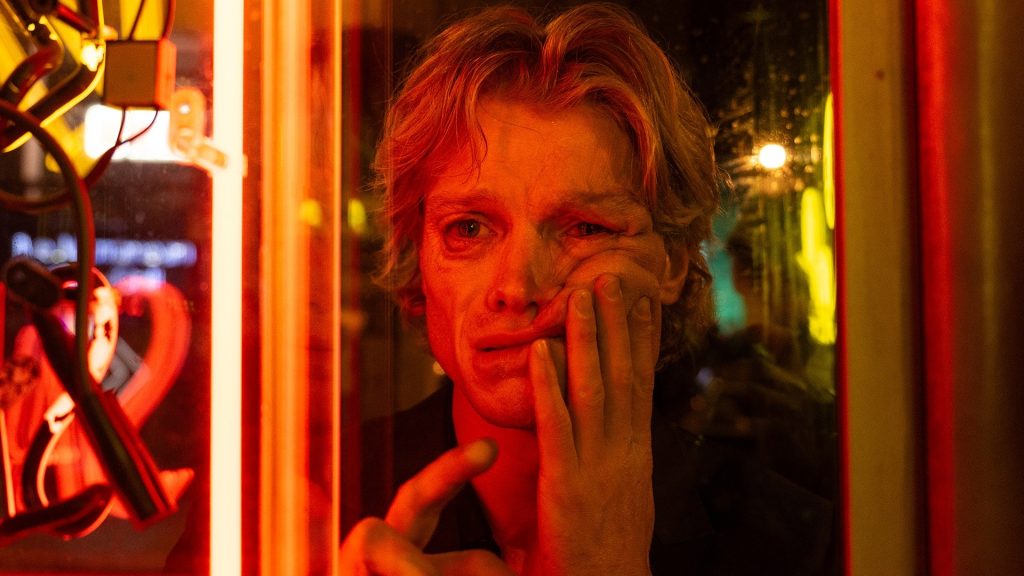 ‘Cara-de-Barro’ leva vilão do Batman ao cinema com bom terror e cenas fortes; g1 já viu