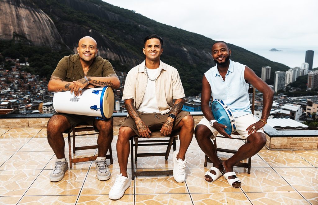 Grupo Clareou grava álbum audiovisual em show na favela da Rocinha, com o cantor Mumuzinho entre os convidados